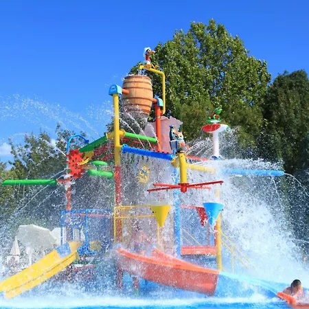 Bella Italia فندق 4*