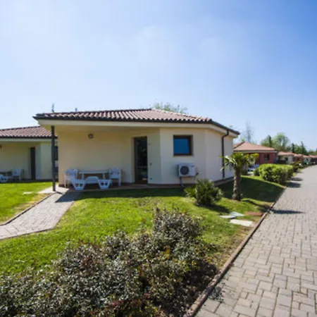 فندق Bella Italia 4*