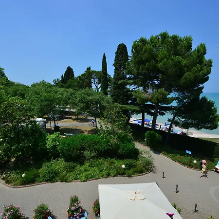 فندق Bella Italia بسكييرا ديل غاردا