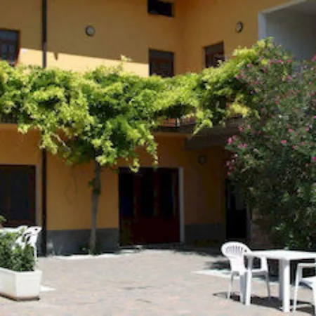Bella Italia فندق 4*