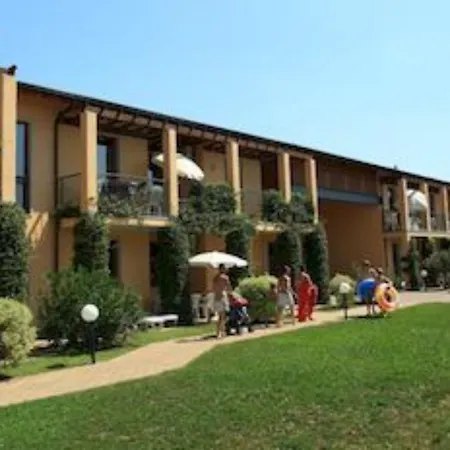 فندق Bella Italia 4*