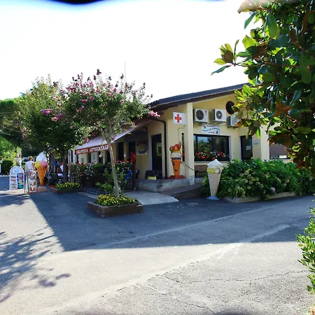 Bella Italia فندق