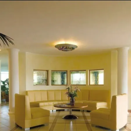 Bella Italia Hotel 4*