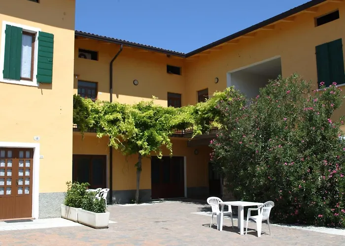 Bella Italia فندق