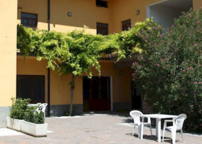 Bella Italia فندق 4*