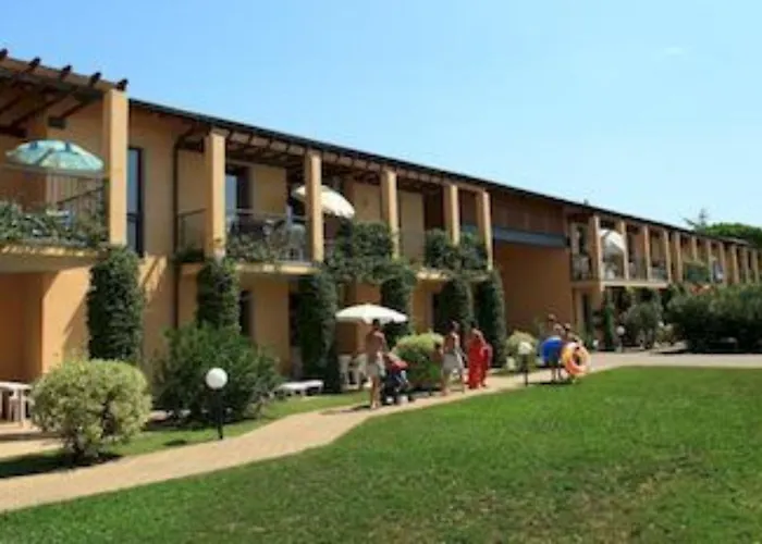 فندق Bella Italia 4*