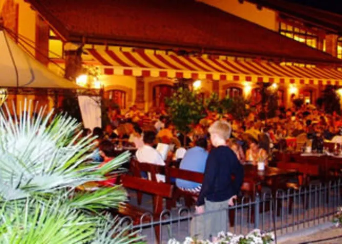 Bella Italia فندق 4*